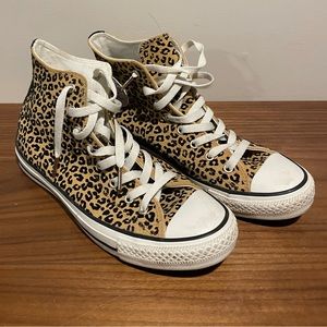 Converse Leopard raised velvet finish